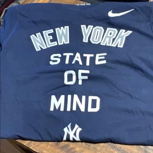 Official Yankees team Nike tee